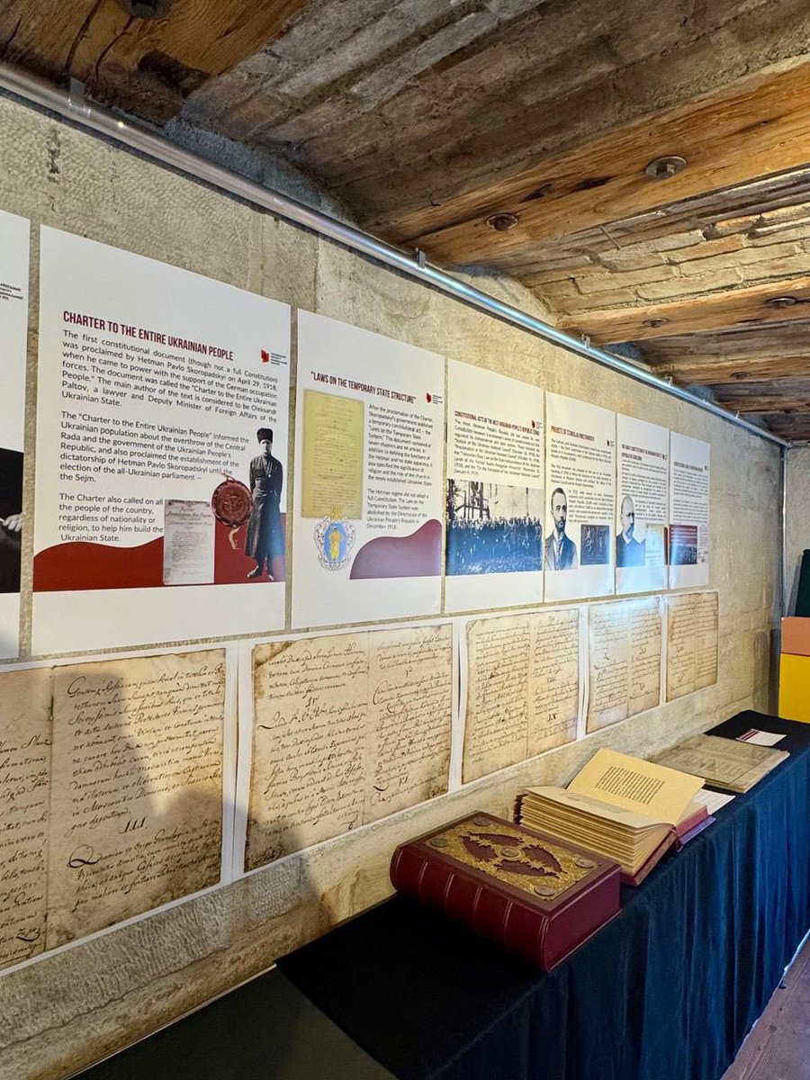 Verfassungstag der🇺🇦- ihre Entwicklung, Staatlichkeit und Rolle angesichts der heutigen Herausforderungen hat Diplomaten, Wissenschaftler, Historiker, Juristen und Freunde der Ukraine im <a href="/PolitForumBern/">Polit-Forum Bern</a> vereint.
Vielen Dank!!! 🇺🇦🤝🇨🇭