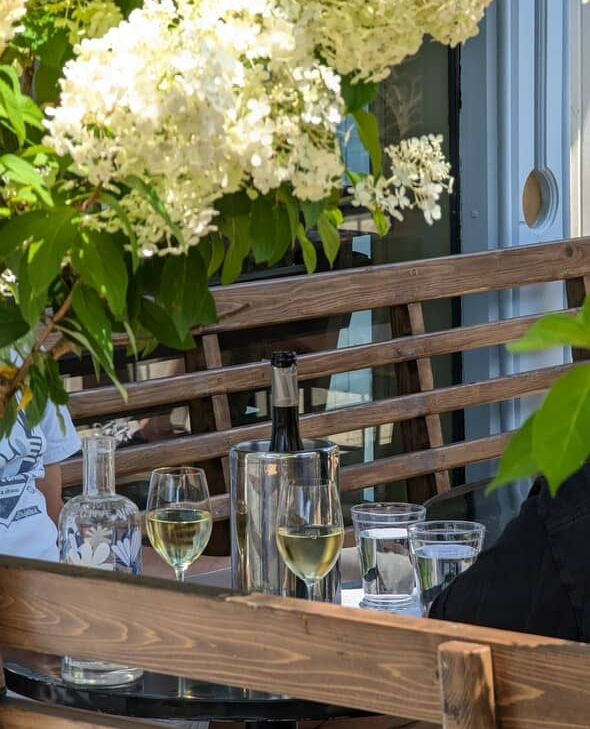 StratfordON's tweet photo. The patio is calling 😎⛱️⁠
⁠
📸 Bluebird Restaurant &amp; Bar https://t.co/855pVmli5g