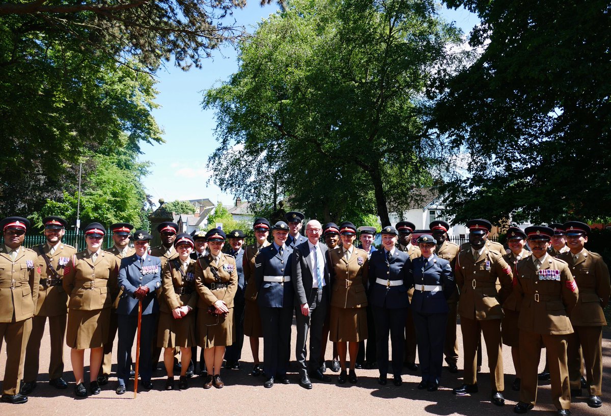 patmcfaddenmp's tweet image. Thank you to all our veterans and serving members of the armed forces.
A huge turnout on a beautiful day for Armed Forces day in Wolverhampton.