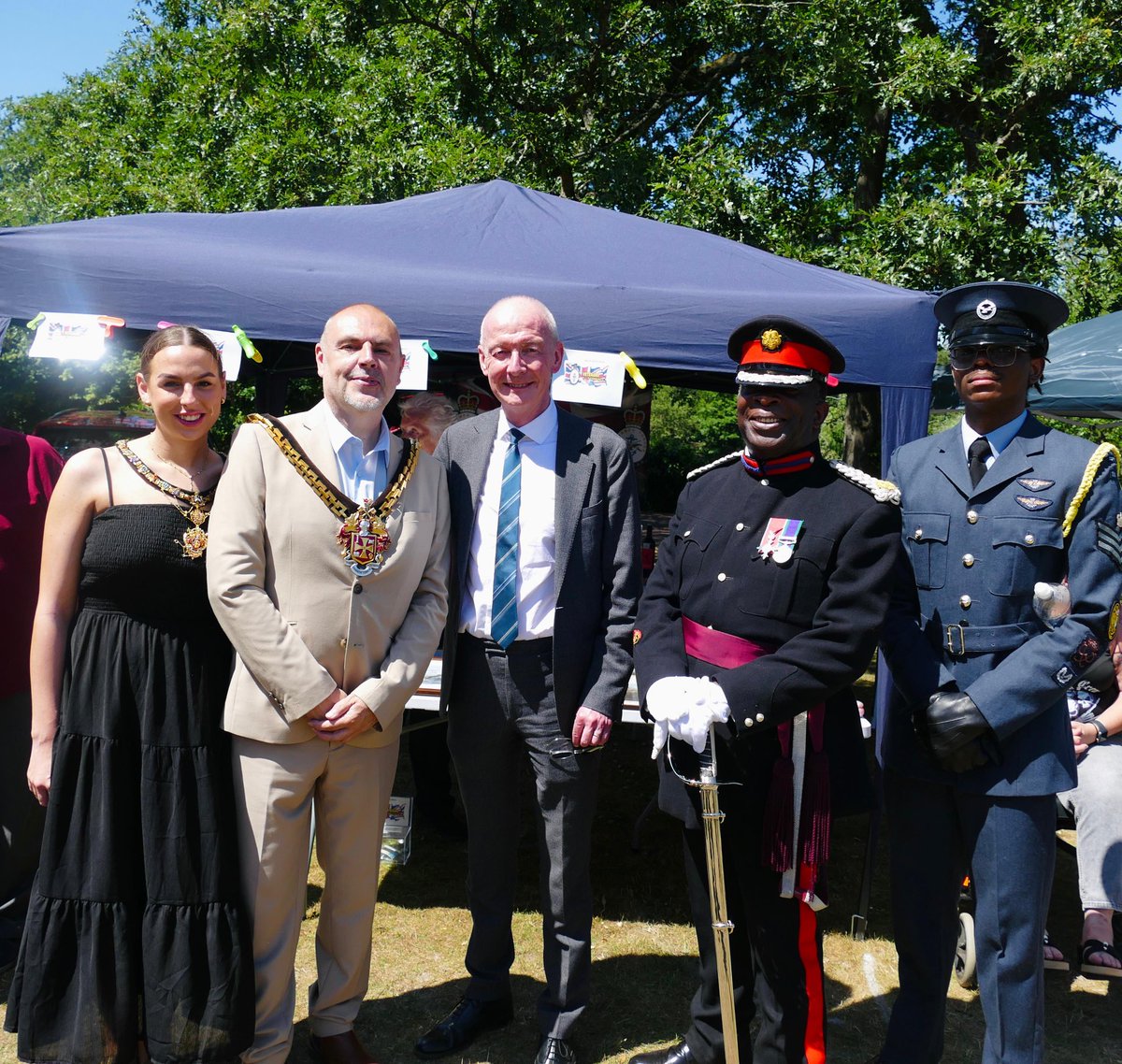 patmcfaddenmp's tweet image. Thank you to all our veterans and serving members of the armed forces.
A huge turnout on a beautiful day for Armed Forces day in Wolverhampton.