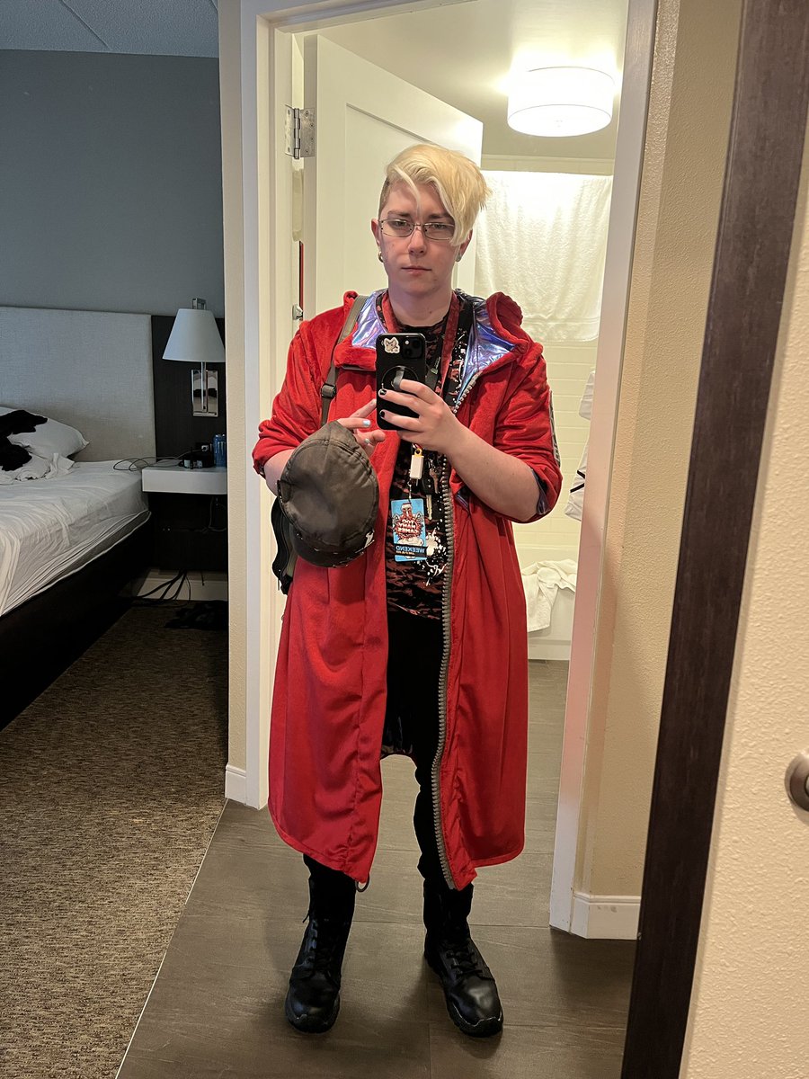 My ass out at #toomanygames looking like bootleg Vash the Stampede