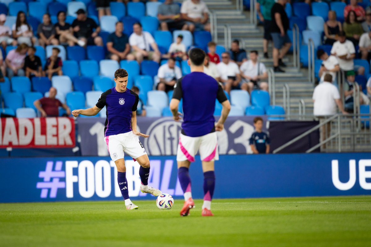 DFBNachwuchs's tweet photo. Gleich geht's loooos! 🔥 Das Spiel seht ihr live in @sat1, auf @JoynDeutschland, @ransport.de oder in der ran-App. 📲

#U21 #U21EURO #ENGGER #UNSEREZUKUNFT
📸 Thomas Böcker/DFB https://t.co/3RSrHy35e4