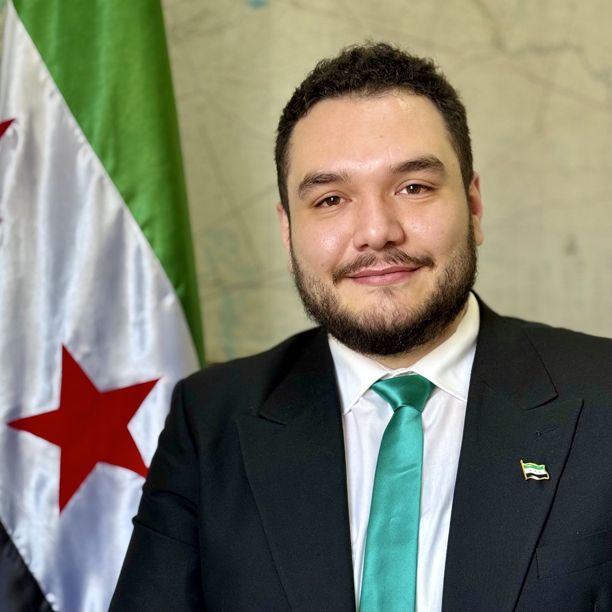 amhaykal's tweet image. نرحب بالسيد عبدالوهاب عميرة في المهمة العظيمة مسؤولا عن ملف التطبيقات والذكاء الاصطناعي في الحكومة. مواكبة لإنجاز البنية التحتية القادمة، نسعى لدعم تحول مؤسسات الدولة رقميا وتعزيز كفاءاتها الإدارية، ونريد خدمات ذكية ترتقي بجودة الحياة وتفتح آفاقا جديدة لمواطنينا. @OmiraAbdulwahab