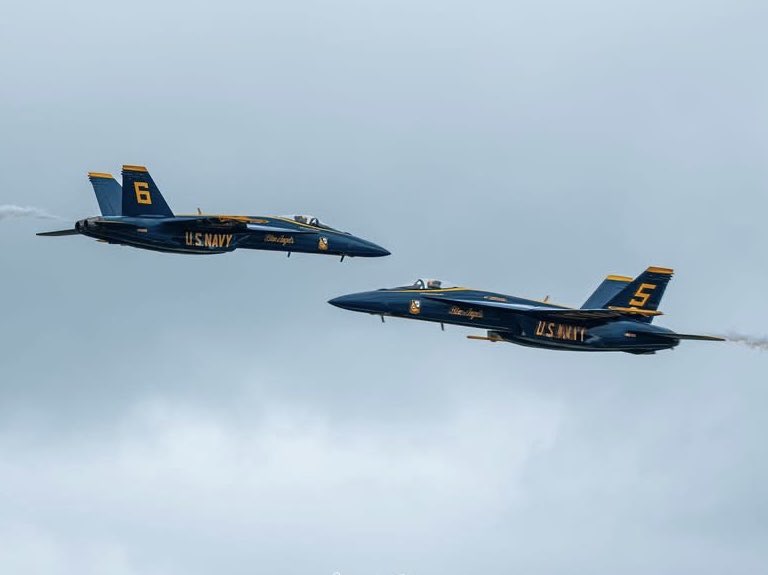 UWECFootball's tweet image. Very cool to see the Blue (& Gold) Angels flying around Eau Claire today!
#ROLLGOLDS x #CTM