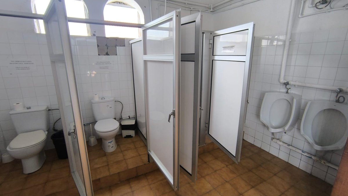 ufpol's tweet image. 🏚Alojamiento proporcionado por el Ministerio del Interior a l@s policías nacionales (UPR) desplegados en la isla de La Palma.

👉 Les importamos entre 0 y nada.

🗣No olvidaremos los continuos desprecios y humillaciones. #UPR #policía #lapalma