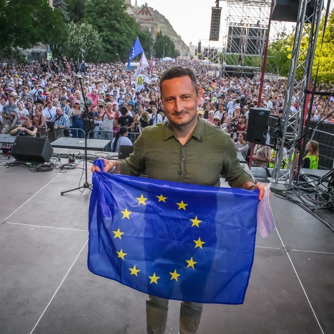 European Parliament tweet media