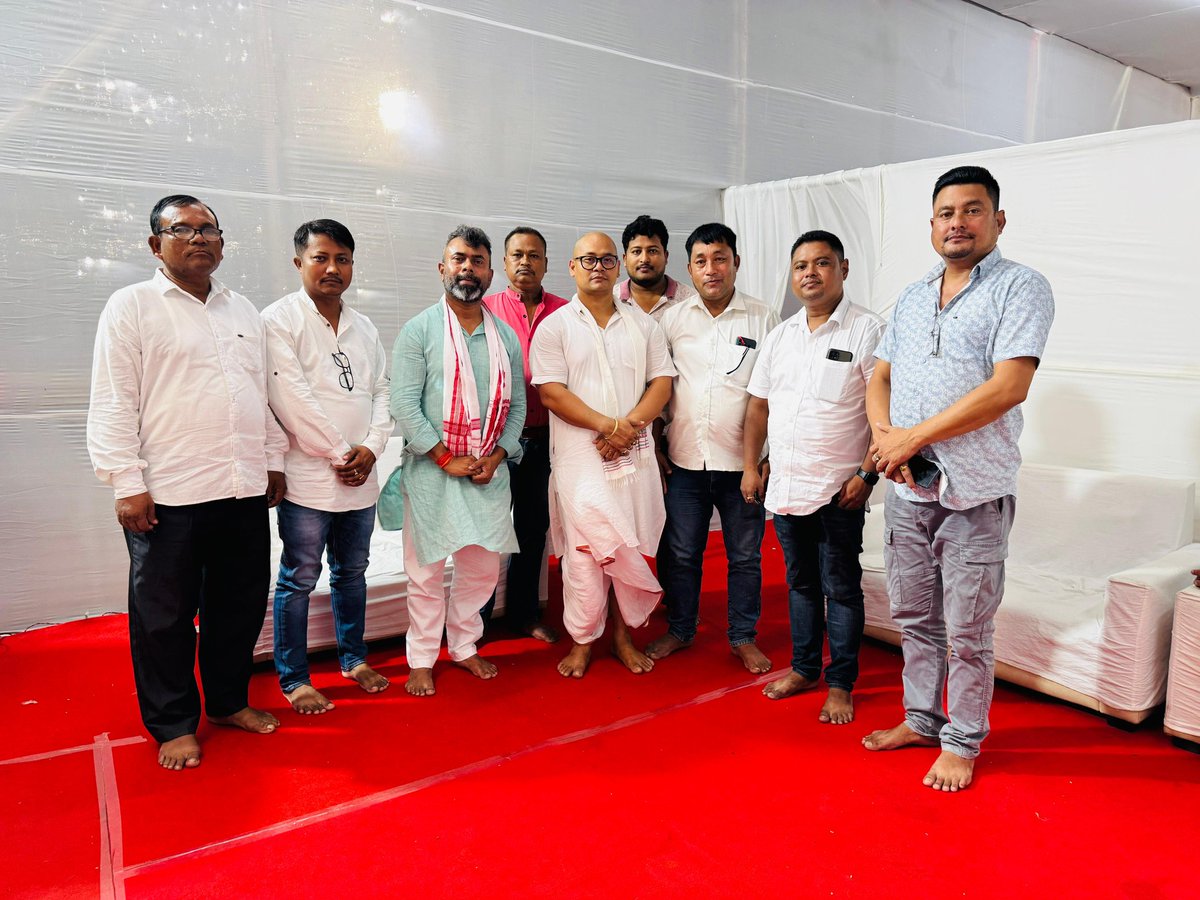 RKurmiOfficial's tweet photo. Humbled to join Shri Basanta Gogoi, President of #ATASU, at the Adya Shraddha of his father, Late Premo Gogoi, a respected social worker from Chiripuria village, Sivasagar.

Paid my heartfelt tributes and offered prayers for the departed soul. https://t.co/AAOW5Q2xHx