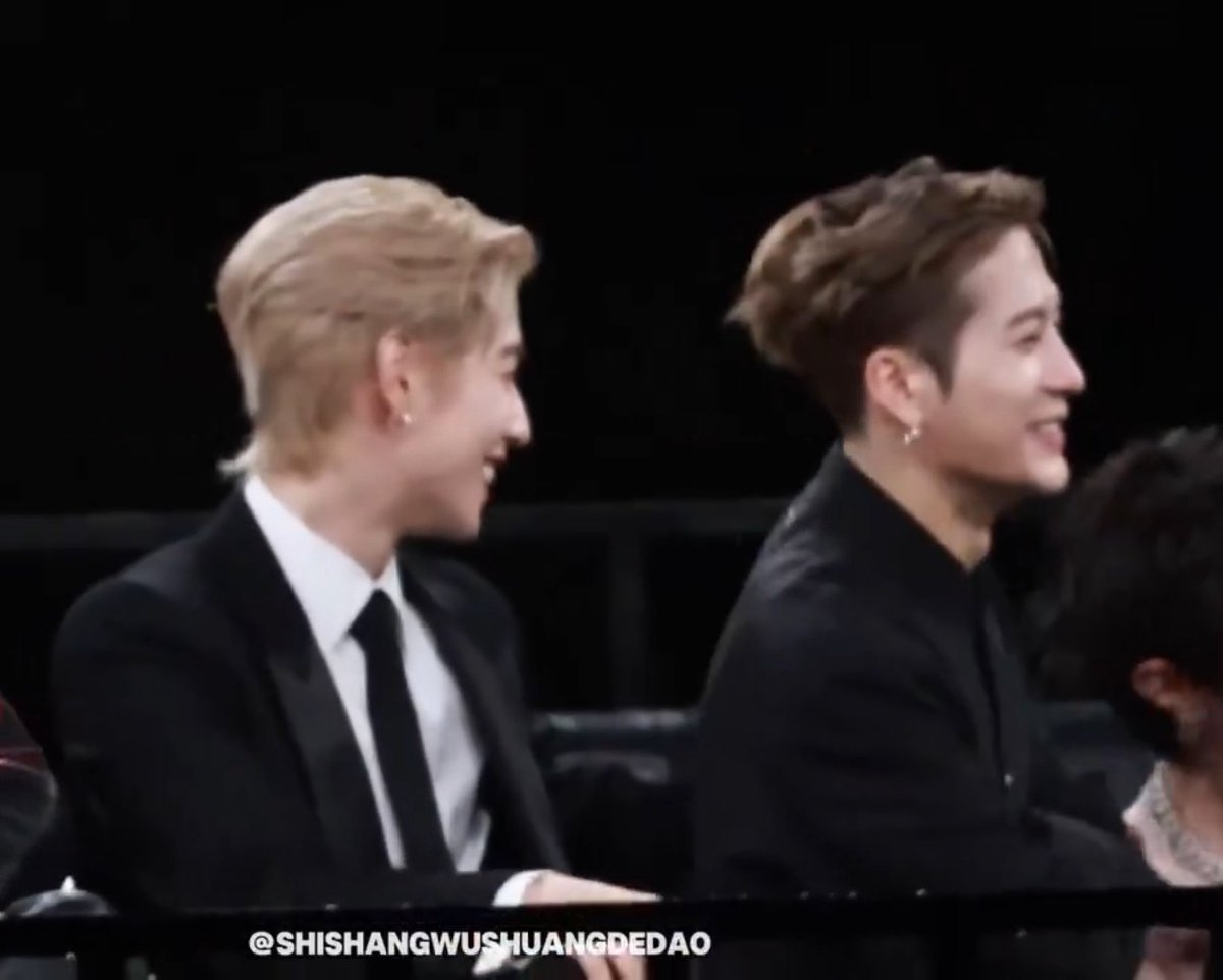 jinyounga229's tweet photo. اخيرا صور واضح اوف يجننون!! https://t.co/0lbl1jMEr6