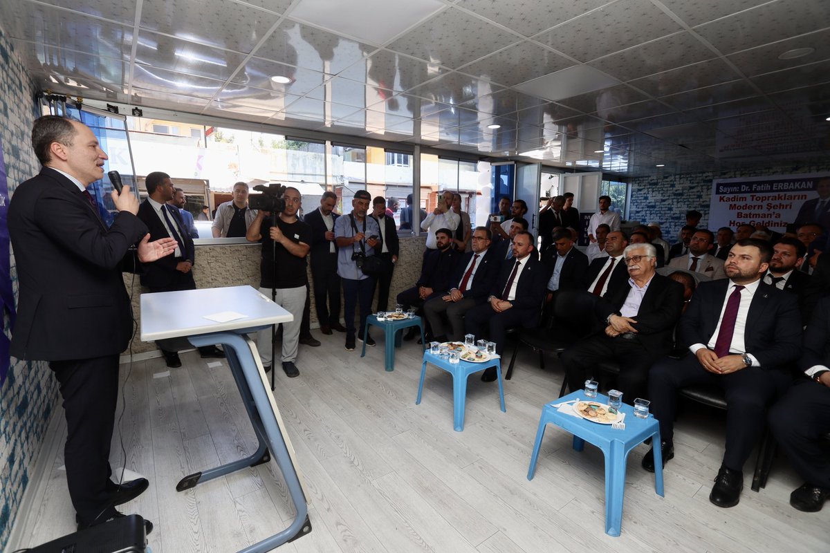 Genel Başkanımız Dr. Fatih Erbakan ile birlikte, ahlaklı ve maneviyatlı gençlerimizin buluşma noktası olacak Milli Gençlik Derneği Batman İl Başkanlığı binamızın açılışını gerçekleştirdik. Hayırlı olsun.