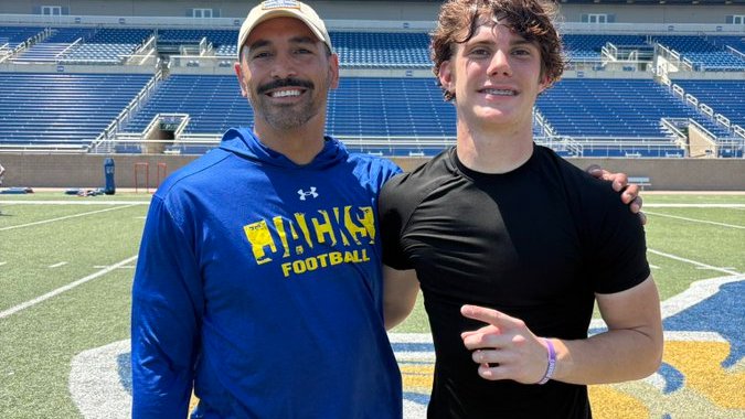 Six Star Football | PLUS+ (@sixstarfootball) on Twitter photo EVENT COVERAGE | Rising DB prospects impress at SDSU Prospect Camp
📈 Several prospects boosted their recruiting profiles in front of SDSU staff
🔥 Full camp recap + scouting reports 📖
STORY ▶️ sixstarfootball.com/article/event-…
<a href="/ArturoXCarrillo/">Arturo Carrillo</a> <a href="/kadencarroll4L/">Kaden Carroll 2027 DB</a> <a href="/GavinCasey24/">Gavin Casey ‘27</a> EVENT COVERAGE | Rising DB prospects impress at SDSU Prospect Camp
📈 Several prospects boosted their recruiting profiles in front of SDSU staff
🔥 Full camp recap + scouting reports 📖
STORY ▶️ sixstarfootball.com/article/event-…
<a href="/ArturoXCarrillo/">Arturo Carrillo</a> <a href="/kadencarroll4L/">Kaden Carroll 2027 DB</a> <a href="/GavinCasey24/">Gavin Casey ‘27</a>