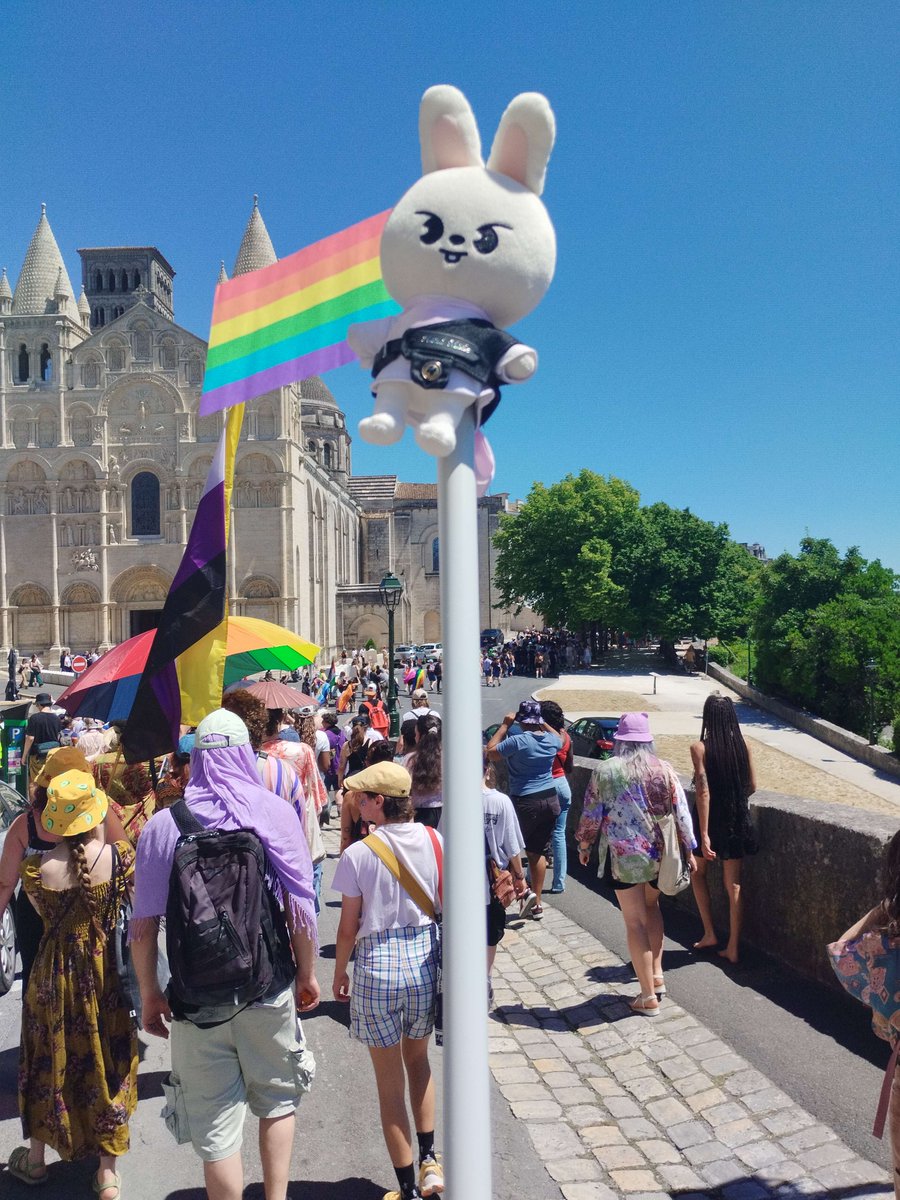 🌈it was the pride parade in our city today !!! and it's also my birthday  !! DOUBLE QUEER DAY !!!!!!!! YIPPIE !!!!!