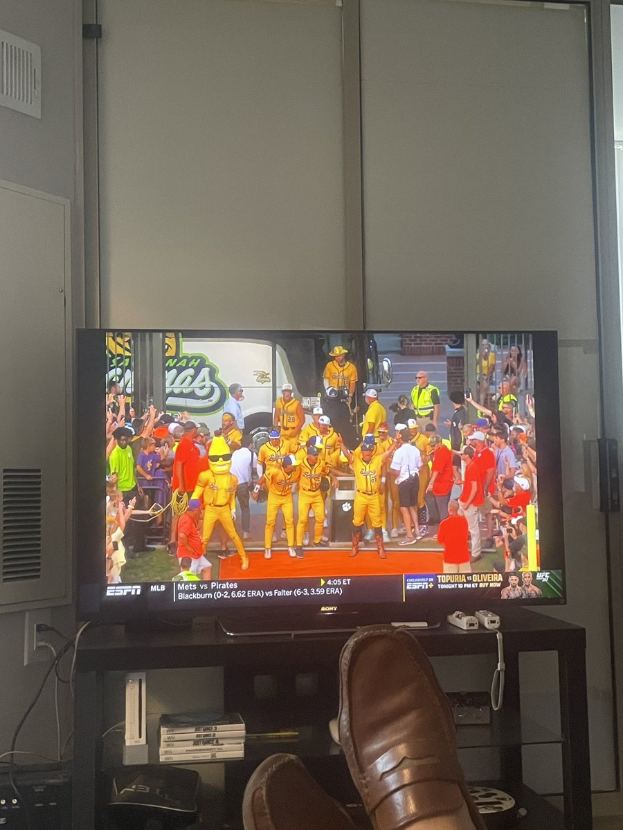 Nimrod Safegarden (@nimrodsafegrdn) on Twitter photo Watching the greatest show in sports. <a href="/El_Rooster_mart/">charles wentworth</a> says the Party Animals might be riding a 6 game winning streak but they are no match for the Bananas. Truly cinema Watching the greatest show in sports. <a href="/El_Rooster_mart/">charles wentworth</a> says the Party Animals might be riding a 6 game winning streak but they are no match for the Bananas. Truly cinema