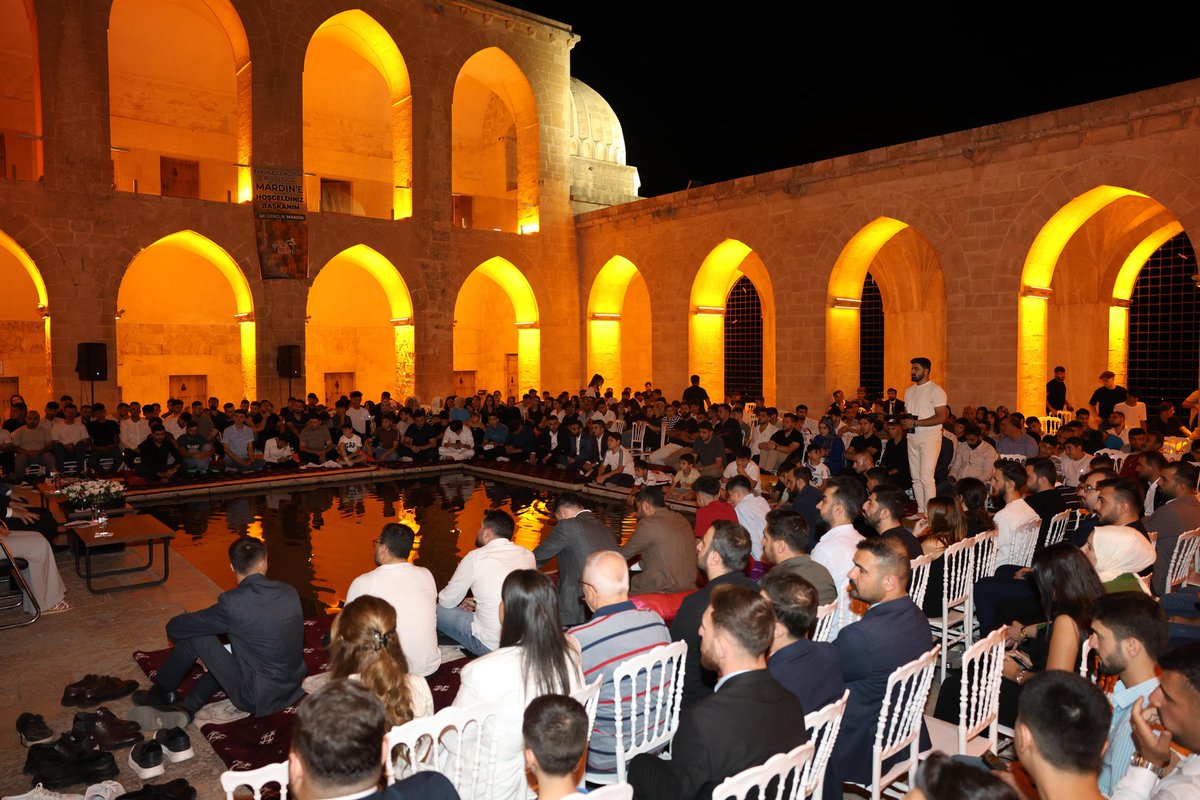 📍Mardin Gençlik Buluşması'ndayız 🙋🏻‍♂️

Bitmeyen enerjimizle her zaman, her yerde gençlerimizleyiz. 🚀

Dostluk da bizde, muhabbet de bizde, samimiyet de bizde. 

Düşünen, üreten, geliştiren, güçlü GENÇLİK de bizde!🚀