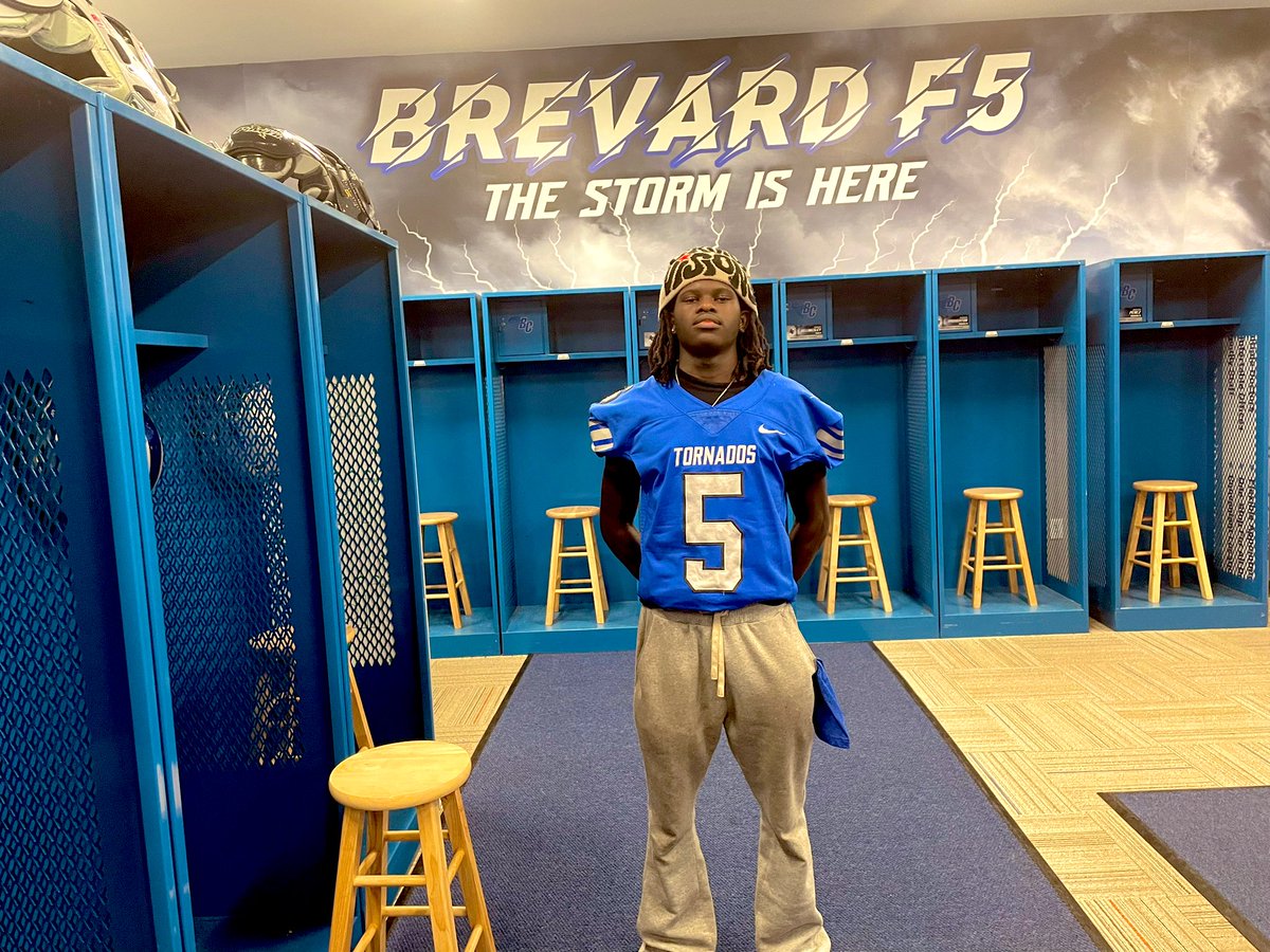 Jay_Wash2xx's tweet image. Had a great visit today with @Elin6162 , Can’t wait to be back and get to work 🌪️!
@CoachOwens_12 @CoachKhayat