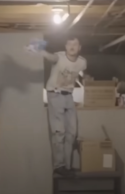 YMarsman's tweet photo. Just realized that Freddy is doing his accidental Hitler routine WHILE IN AN UNDERGROUND BUNKER AAAAAAAhaha
#fishtanklive #fishtankdotlive https://t.co/7fDIZtKQ1M
