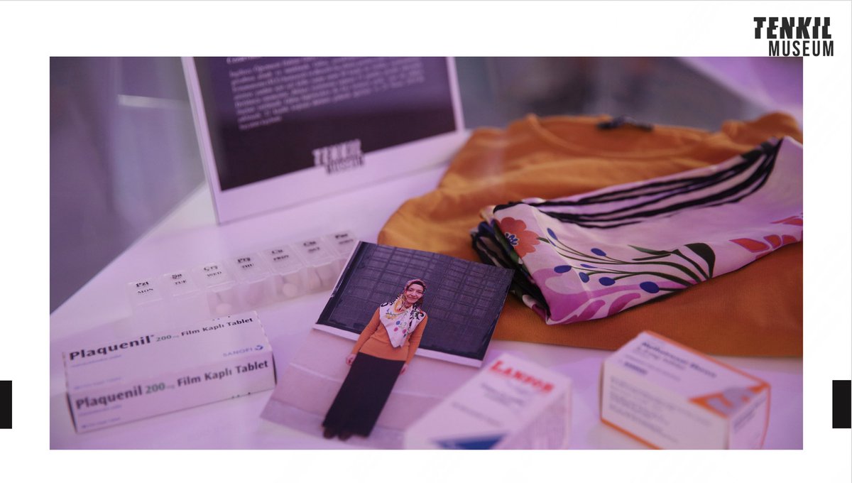 Bir insan ve ondan geriye kalanlar
Öğretmen Halime Gülsu’dan geriye kalanlar…

Tenkil Felaketi,
insan onurunu ve yaşam hakkını hedef alıyor.

Bu kare, geride kalan sessiz tanıklığın izidir.

Tenkil SınırTanımıyor