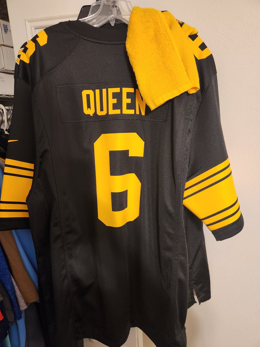 I already have a <a href="/Patrickqueen_/">🦈</a> jersey but hell yeah, would love a signed one!