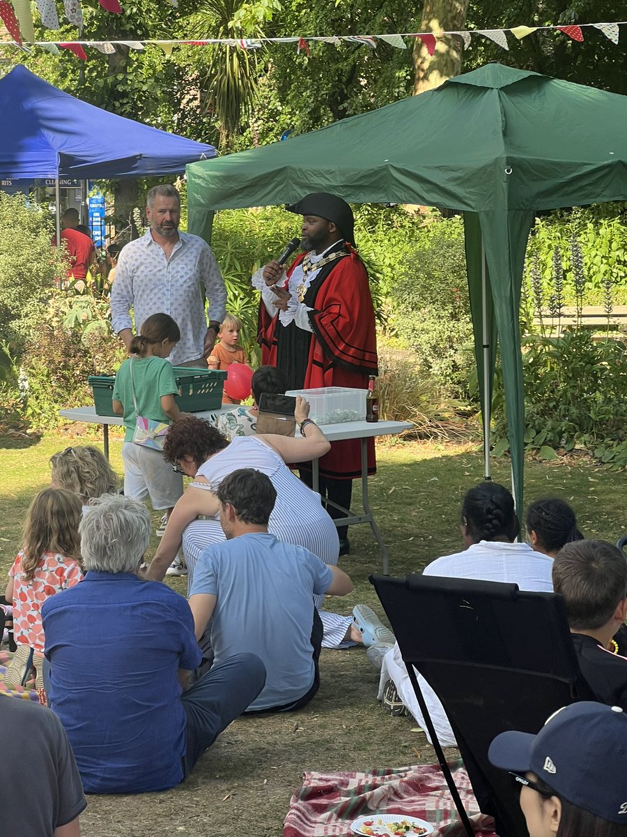 IslingtonMayor's tweet image. Another amazing #PennRoad Garden Party 🌸🌞 Nothing beats the joy of community coming together, laughter, love, and neighbours united. This is what belonging looks like. 

#StrongerTogether #IslingtonSpirit