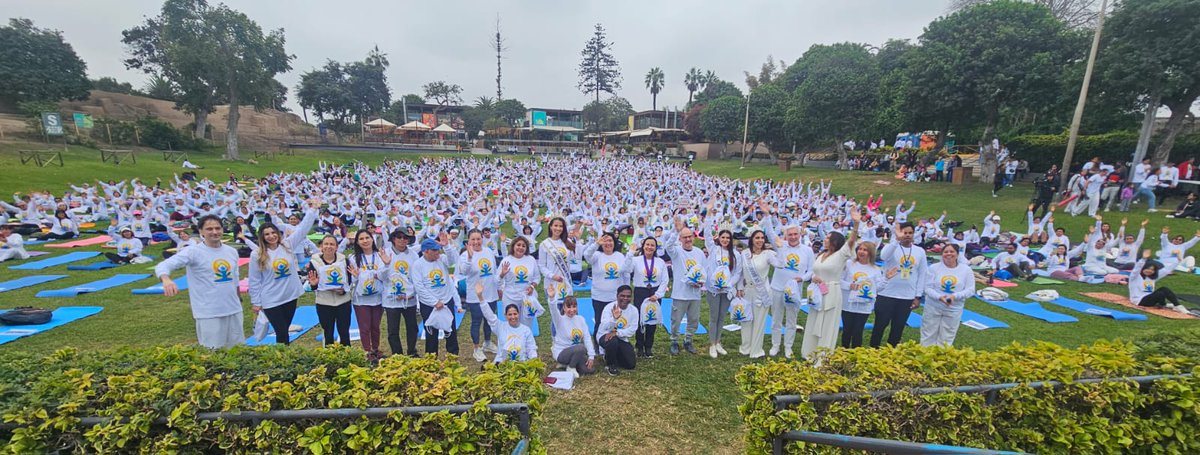 CMP_PERU's tweet image. Este 21 de junio conmemoramos el Día Internacional del Yoga, una práctica milenaria reconocida mundialmente por promover el bienestar físico, mental y emocional, y por su impacto positivo en la salud integral de las personas.

#BienestarIntegral #MedicinaTradicional