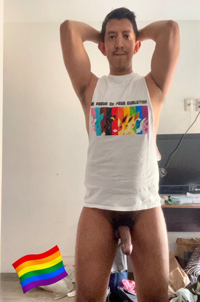 Vivan la vida como ustedes quieran, debemos ser libres de elegir sentimental y sexualmente Feliz #pride para todxs #gayguy #gayboy #gaymer #pokegaymer #showyourcolors #Pride2025 
Pd si me ven en la marcha me invitan a una fiesta jajsjs