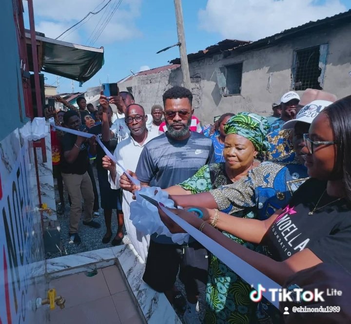 GoldChikodi's tweet image. Seyi Tinubu continues his impactful work, like providing clean water in Ajegunle through Noella Foundation, purely out of conviction, yet the "vim" against him persists. #SeyiTinubuStrides