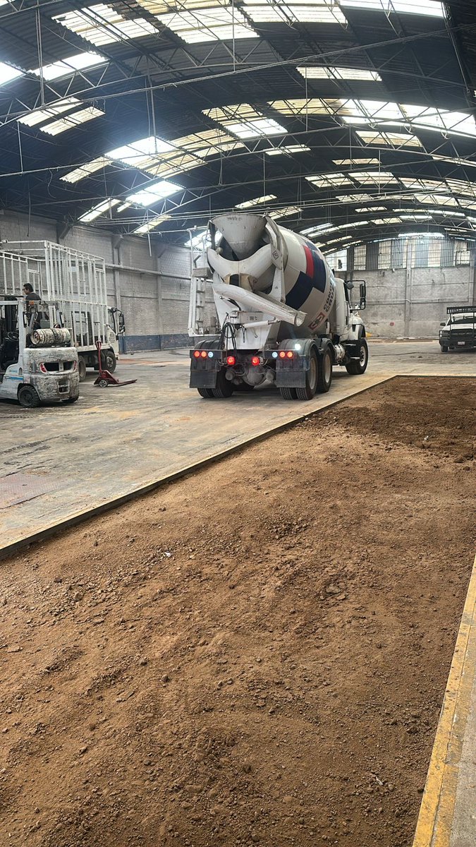 CmasAzul's tweet photo. Suministro de Concreto en Vallejo CDMX

#CreciendoUnidos https://t.co/mH4EjvAdZE