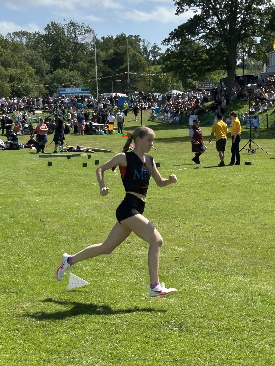 A lovely sunny day for Ceres Highland Games today.  A great strong run from Amber in the 800m.  She didn’t get through the heats of the 200m but another good run nevertheless. #highlandgames #scottishrunner #ceres #800m #200m #girlsthatrun