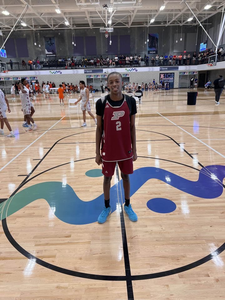 🏆LHSBCA - JSE Team Camp

⛹️‍♀️ Ken Ball
🏀Pineville High School
🎓2028

📝 a big guard that can knock down the three ball, with his length he has the ability to meet players at the rim for blocked shots, can put the ball on the floor, and great in transition baskets
