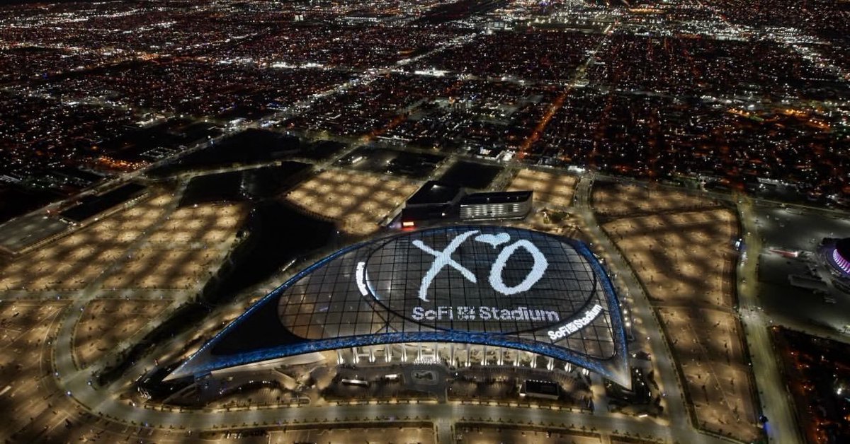 WeekndAccess's tweet image. The XO at the SOFI Stadium.