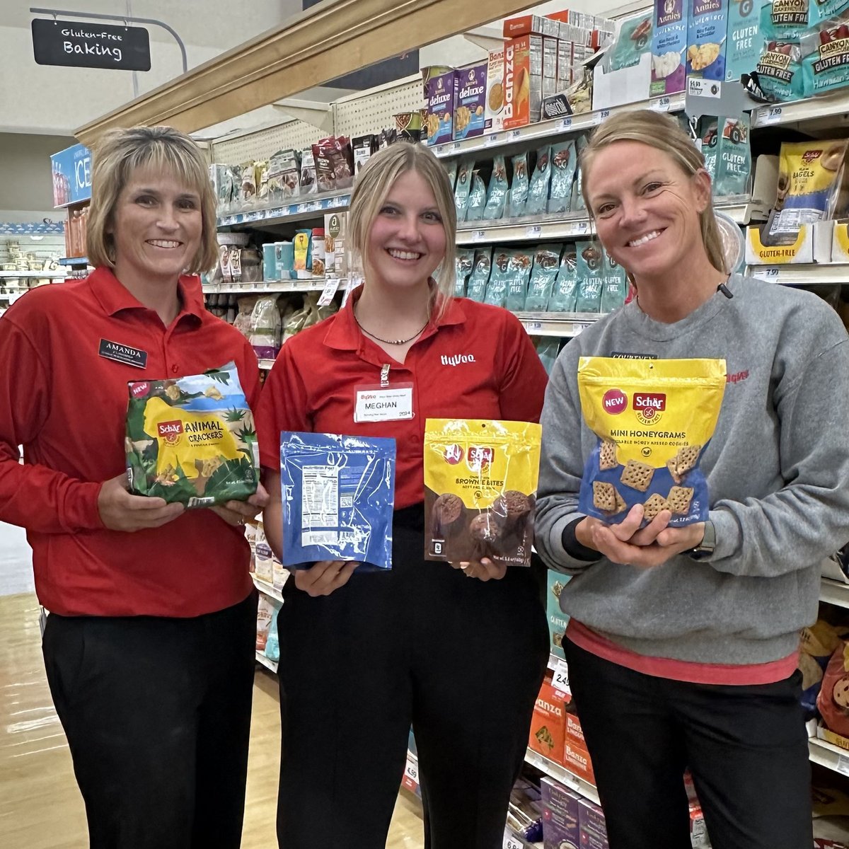 Shär gluten free cookies and crackers are new ✨ to health market and oh so delicious! #indianolahyvee