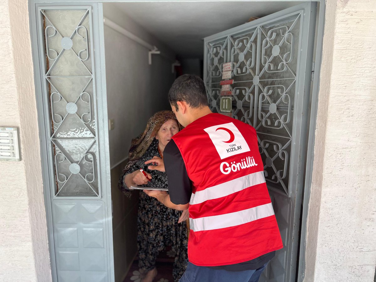 🌙
5 ekibimizle birlikte  ihtiyaç sahibi ailelerin tespiti için sosyal inceleme yapıldı ve Gıda dağıtımı gerçekleştirildi.
Gençlerimize, hayırseverlerimize ve tüm gönüllülerimize teşekkür ederiz.

#Daimahazir🇹🇷