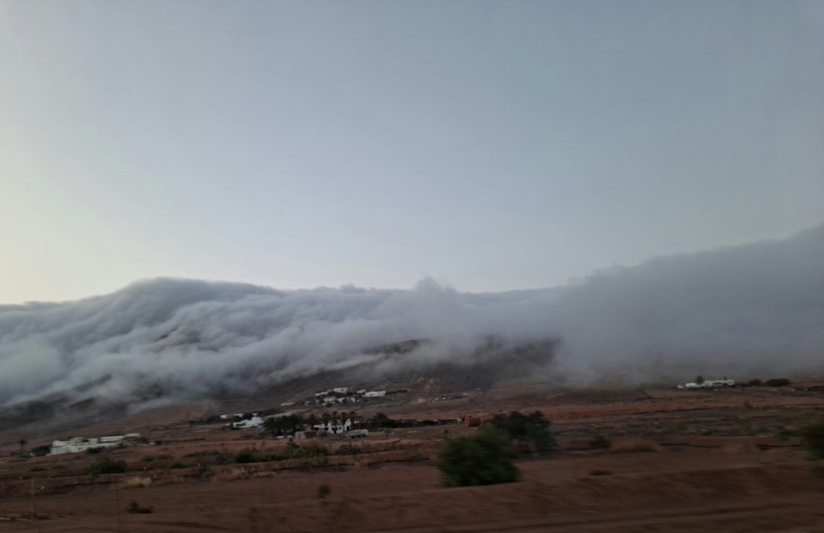 FuerteMeteo (@fuertemeteo) on Twitter photo 23°C Viento NO18km/h. HR.75% 1016hPa
#LaMatilla #PuertodelRosario #Fuerteventura #Canarias
Inversión térmica muy baja. <a href="/VickyPalmaMeteo/">Vicky Palma</a> <a href="/TiempoRTVC/">El Tiempo RTVC</a> 23°C Viento NO18km/h. HR.75% 1016hPa
#LaMatilla #PuertodelRosario #Fuerteventura #Canarias
Inversión térmica muy baja. <a href="/VickyPalmaMeteo/">Vicky Palma</a> <a href="/TiempoRTVC/">El Tiempo RTVC</a>