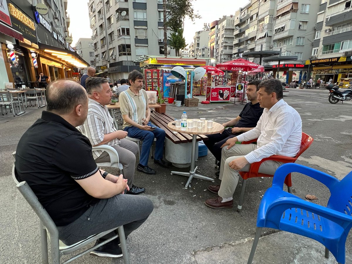 Milletvekilimiz Mustafa Köse ile Şarampol Caddesi’nde esnafımızla birlikteyiz.