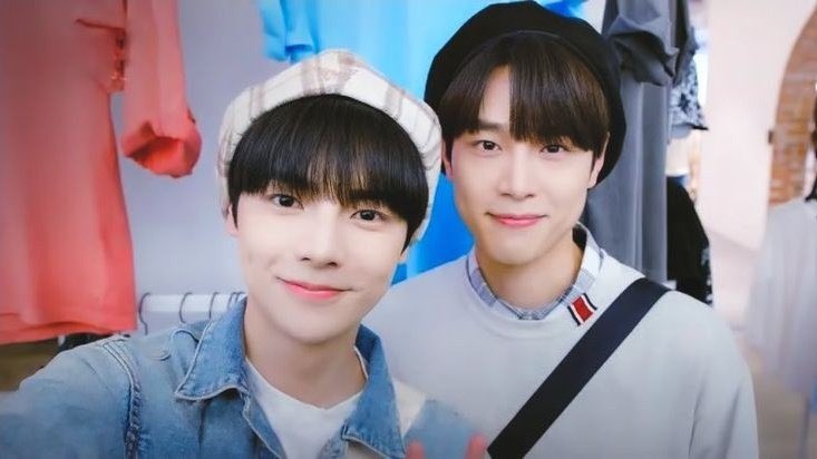 hubboyslove's tweet image. #LightOnMe completa 4 anos de seu lançamento hoje.