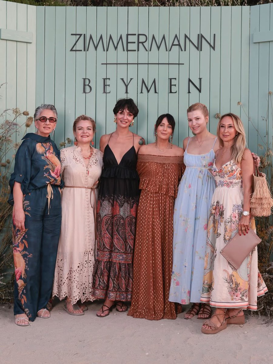 biirco4's tweet photo. Birce with Beymen team and @ZIMMERMANN_ creative director ❤️🔥🤌🏻
#BirceAkalay #Zimmermann #Beymen https://t.co/7sJe4ycrF1