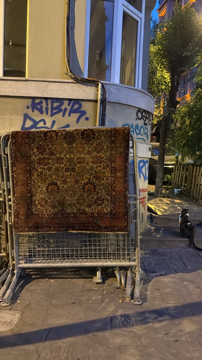 Barikatlar gündelik hayatın bir parçasına dönüştü iyice.