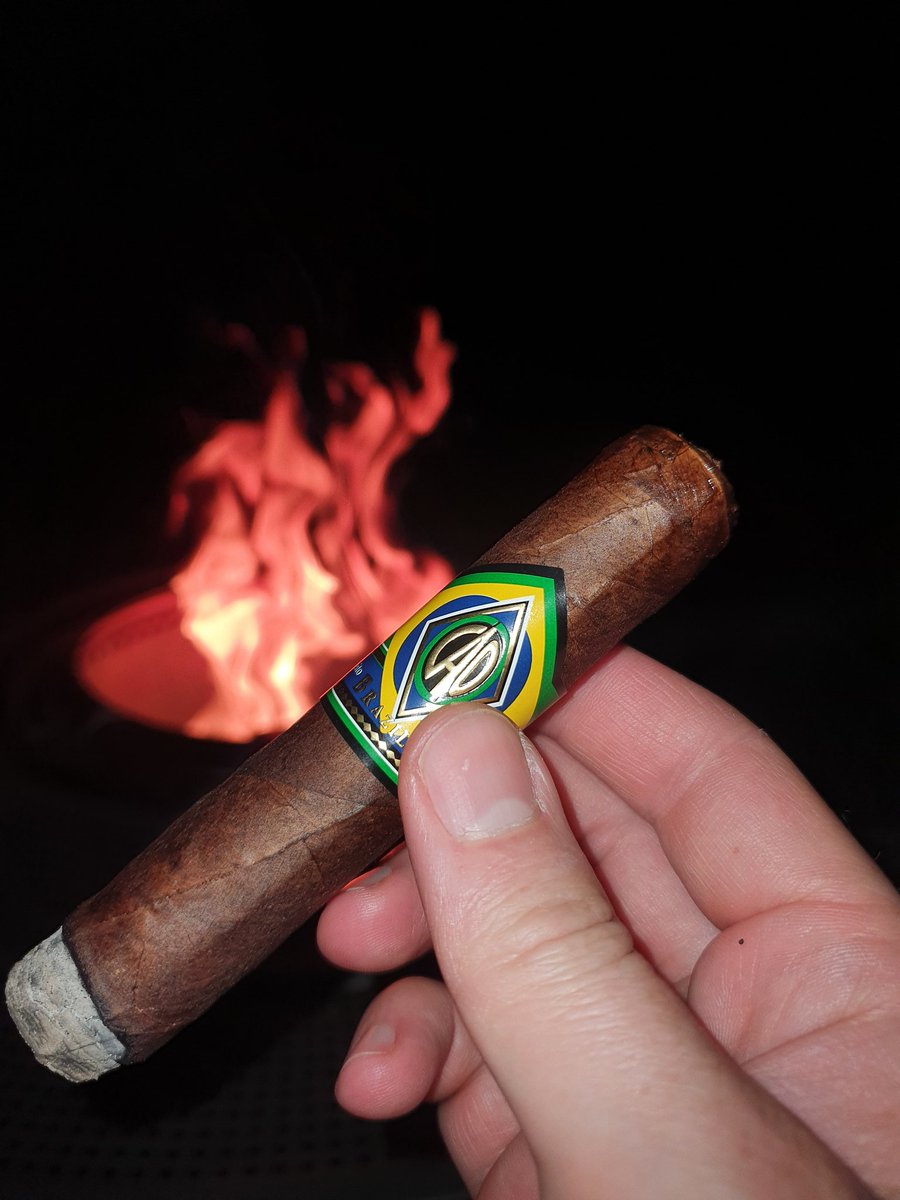 Been a few busy weeks. Work, family and other extra curricular challenges...so i haven't been posting for a while. But still made time for some excellent puffs! #pssita #botl #sotl #cigars