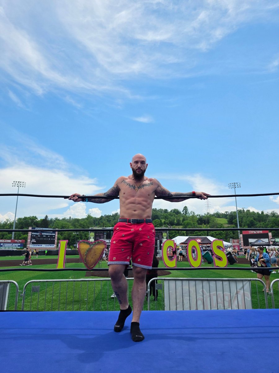 RealSavageGent's tweet image. Work so hard your idols become your peers.

Just got to Tacos &amp;amp; Tequila Festival 8–10k expected, energy is 🔥!

I’m main eventing in the ring before @LilJon &amp;amp; @Chingy close the night.

These legends raised me. Now I share the stage with them. #NowThatsSavage
#wrestlerex