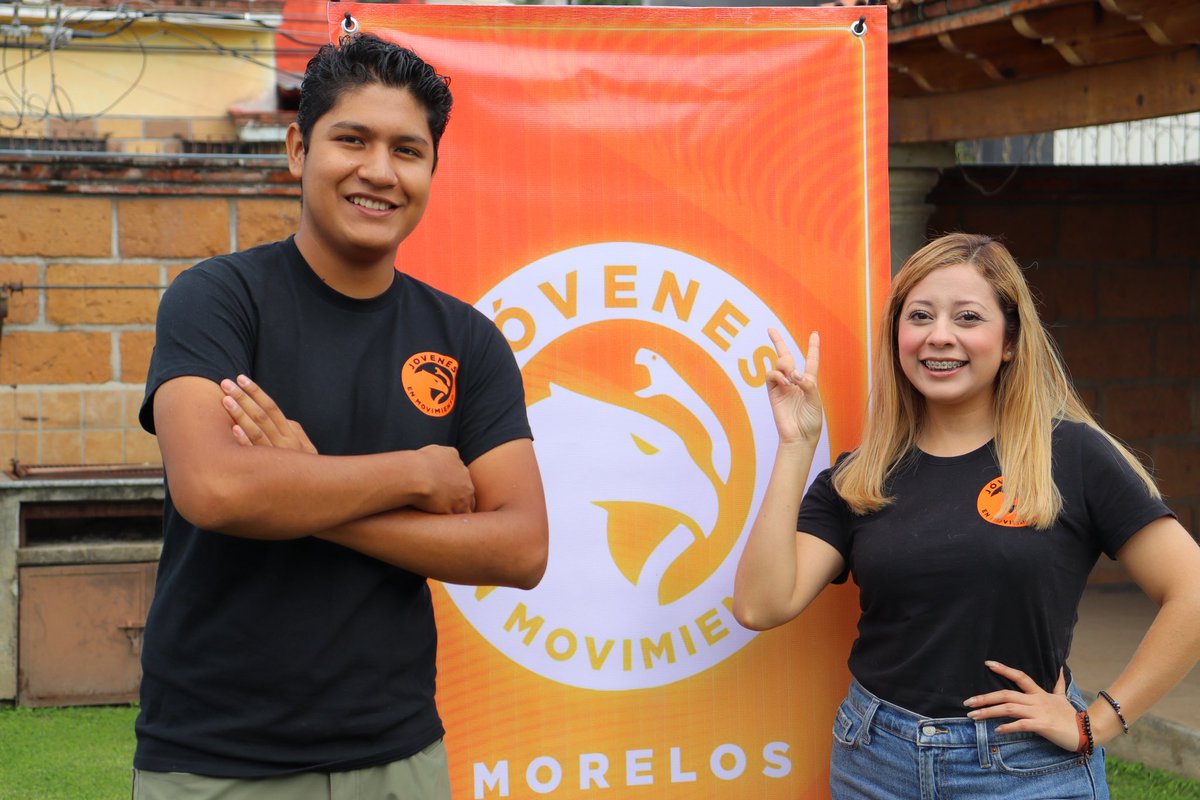 MovCiudadanoMor's tweet photo. Hoy recibimos en Casa Naranja a liderazgos jóvenes de distintos municipios de #Morelos, para darle continuidad a proyectos de formación y activismo.

Reconocemos el trabajo y convicción de Itzel Colín, delegada de Jóvenes en Movimiento Morelos.

¡La Nueva Fuerza de Morelos! https://t.co/pfeC04Cd0K
