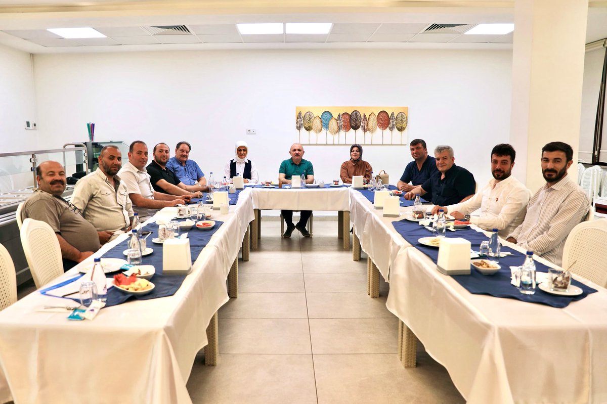 Kentimizde yaşanan su sıkıntısı en aza indirmek için çalışmalarımız hızlı devam ederken, mahallelerdeki çözüm ortaklarımıza dönüşümlü su uygulamamızı ve çalışmalarımızı anlattık. 

Anlayışınız için hepinize ayrı ayrı teşekkür ediyorum.