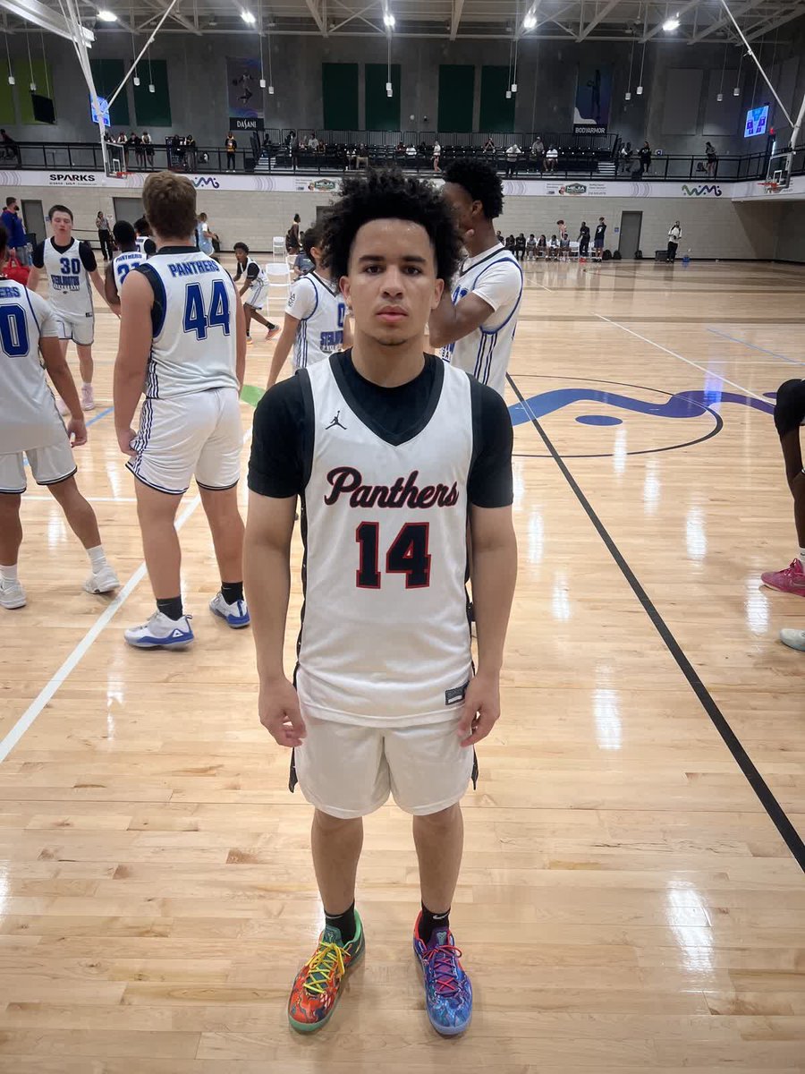 🏆LHSBCA - JSE Team Camp

⛹️‍♀️Caleb Evans
🏀Parkway High School
🎓2026

📝 Shifty guard with a great feel for the game. Tight handle and the ability to score at all 3 levels. Quick hands and feet, great defender.