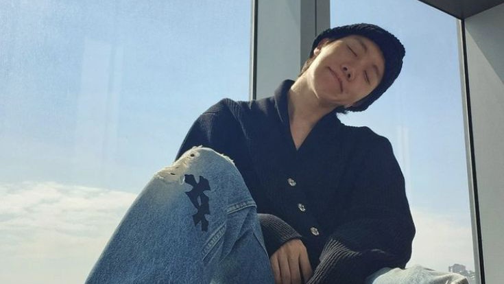 wyoooz's tweet photo. sope au abo – cheer up!

O alfa Hoseok sempre teve os olhos em Yoongi, dançarino principal do time de líderes de torcida. Entre treinos, risadas e cumplicidade, sentimentos escondidos começam a transbordar, enquanto passos sincronizados fazem nascer algo que vai além da amizade. https://t.co/XUIsFPByTk