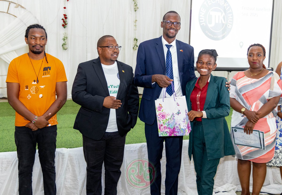 RTNBurundi's tweet image. Des certificats ont été décernés à ceux qui ont participé au festival ainsi qu&apos;à tous ceux qui ont contribué pour que cet événement puisse mieux se dérouler.

#RTNB #TIC #JuneTech #KitHub