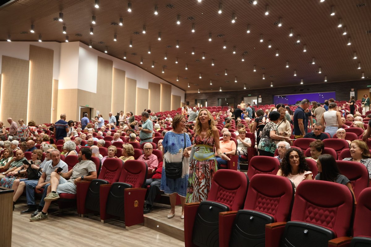 🎶 Los Parrandboleros y la Orquesta Sinfónica de Lorca se unen esta tarde en el Auditorio Margarita Lozano en un concierto único en el que la música se viste de gala para celebrar el 26 aniversario de este mítico grupo✨ 

#Lorca #CulturaLorca