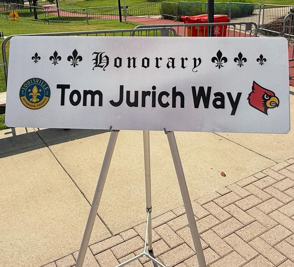 BringBrohmHome's tweet image. WE did it, #CardNation!
Today, as I was holding back tears, I witnessed Tom, my friend, receive his just due. What a historic day in OUR city. One of UNITY & COMMUNITY.
As Tom has ALWAYS said...
"WE, NOT ME."
THAT'S THE TOM JURICH WAY!
GO CARDS!
#TheTomJurichWay #Gocards