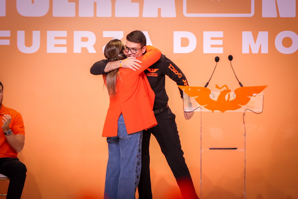 MarthaHerreraNL's tweet photo. Hoy asumí la Coordinación de la Comisión Operativa de Monterrey de @MovCiudadanoNL. 

Tomo este reto con fuerza y un objetivo claro: recuperar nuestra ciudad, con la gente al centro y soluciones reales.

¡Monterrey merece más y vamos con todo! 🧡

#FuerzaNaranja #Monterrey https://t.co/pQcomY5j21