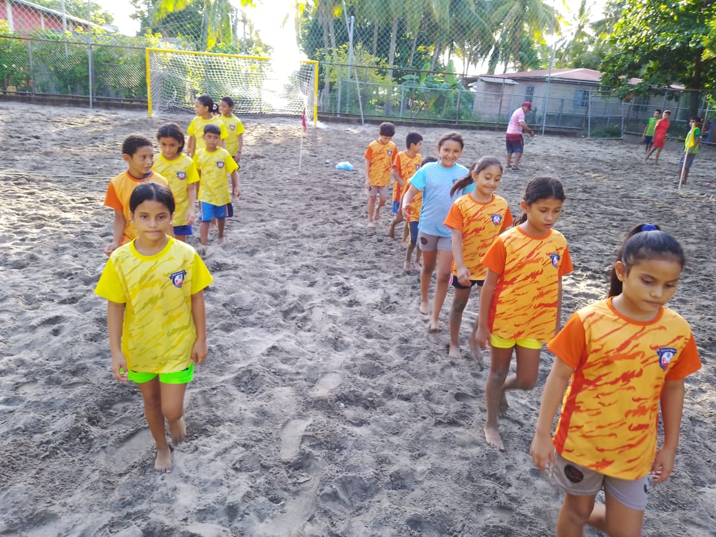 Bitcoinpirraya's tweet image. !INCREÍBLE!
Loque Bitcoin esta logrando con los jóvenes de Isla la pirraya 🏝 muchos de ellos estudian y trabajan para el sustento diario y gracias a plan de trabajo de @Bitcoinbeach junto a todo el Equipo 💪⚡se logran cosas buenas como darles diversión y un refrijerio digno.
