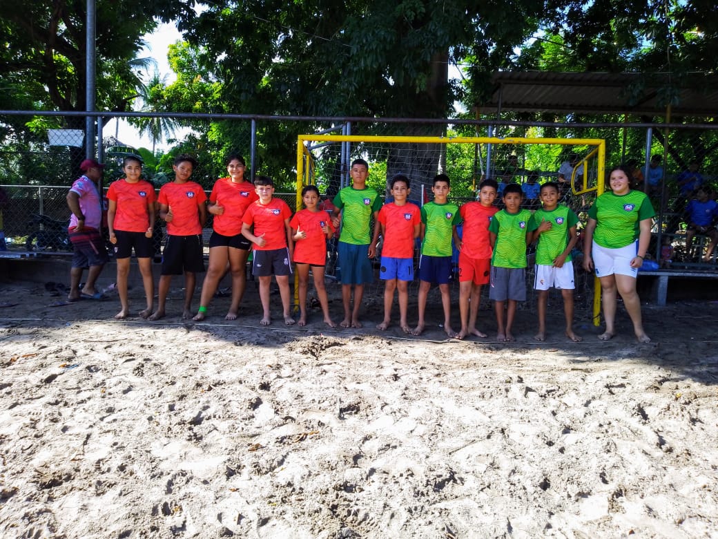 Bitcoinpirraya's tweet image. !INCREÍBLE!
Loque Bitcoin esta logrando con los jóvenes de Isla la pirraya 🏝 muchos de ellos estudian y trabajan para el sustento diario y gracias a plan de trabajo de @Bitcoinbeach junto a todo el Equipo 💪⚡se logran cosas buenas como darles diversión y un refrijerio digno.