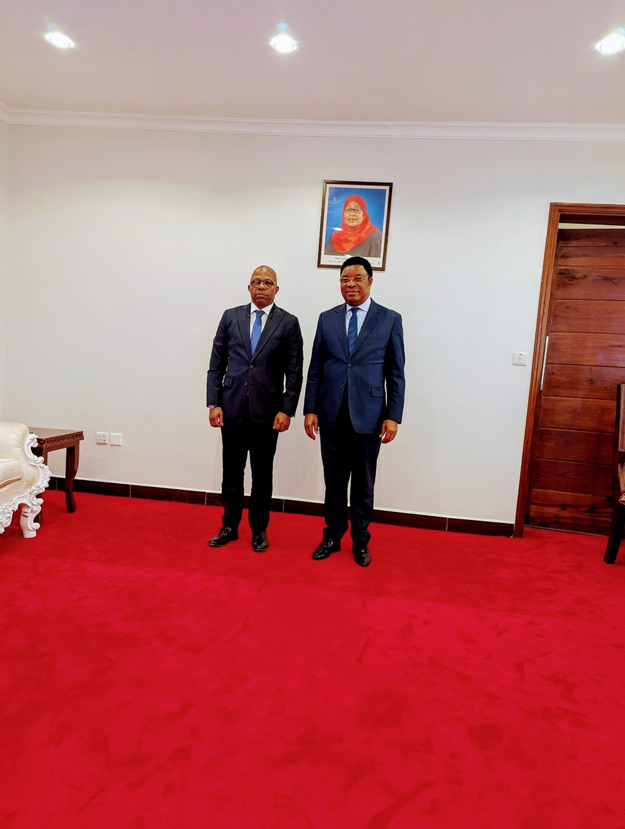 Sandro de Oliveira (@embsandro) on Twitter photo Today in #Dodoma I had the honor of being received by H.E. Prime Minister Kassim Majaliwa <a href="/TZWaziriMkuu/">Ofisi ya Waziri Mkuu</a>, on behalf of the Head of State, to bid official farewell to the #Tanzanian Government. Asanteni Sana for all the support during my tenure as Ambassador of #Angola. Long live Today in #Dodoma I had the honor of being received by H.E. Prime Minister Kassim Majaliwa <a href="/TZWaziriMkuu/">Ofisi ya Waziri Mkuu</a>, on behalf of the Head of State, to bid official farewell to the #Tanzanian Government. Asanteni Sana for all the support during my tenure as Ambassador of #Angola. Long live