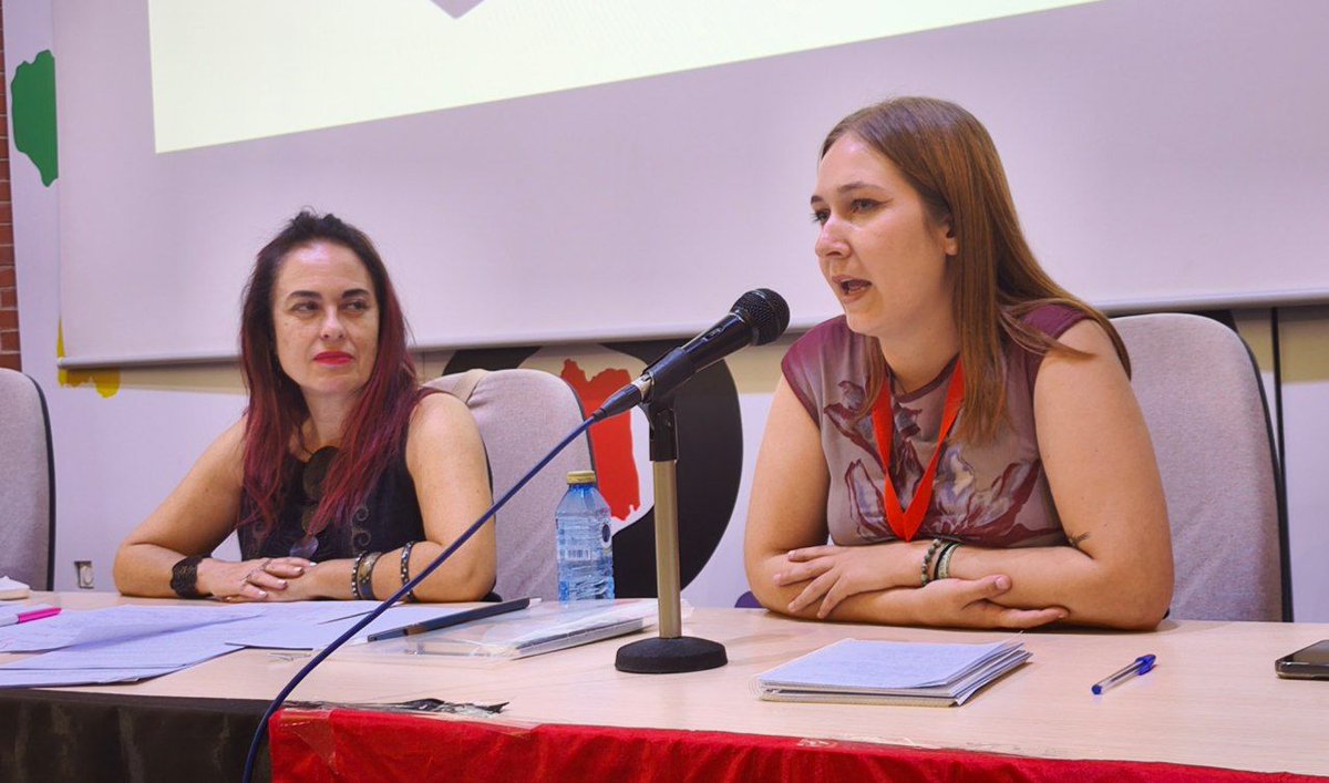 En esta segunda jornada de formación de la Escuela Central del PCE y la UJCE, varias camaradas han participado en distintas ponencias y talleres, aportando las experiencias acumuladas y los análisis colectivos que hacemos desde la Juventud Comunista de los distintos conflictos.